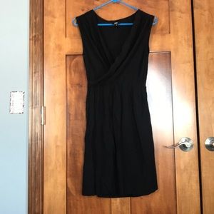 Black sleeveless dress